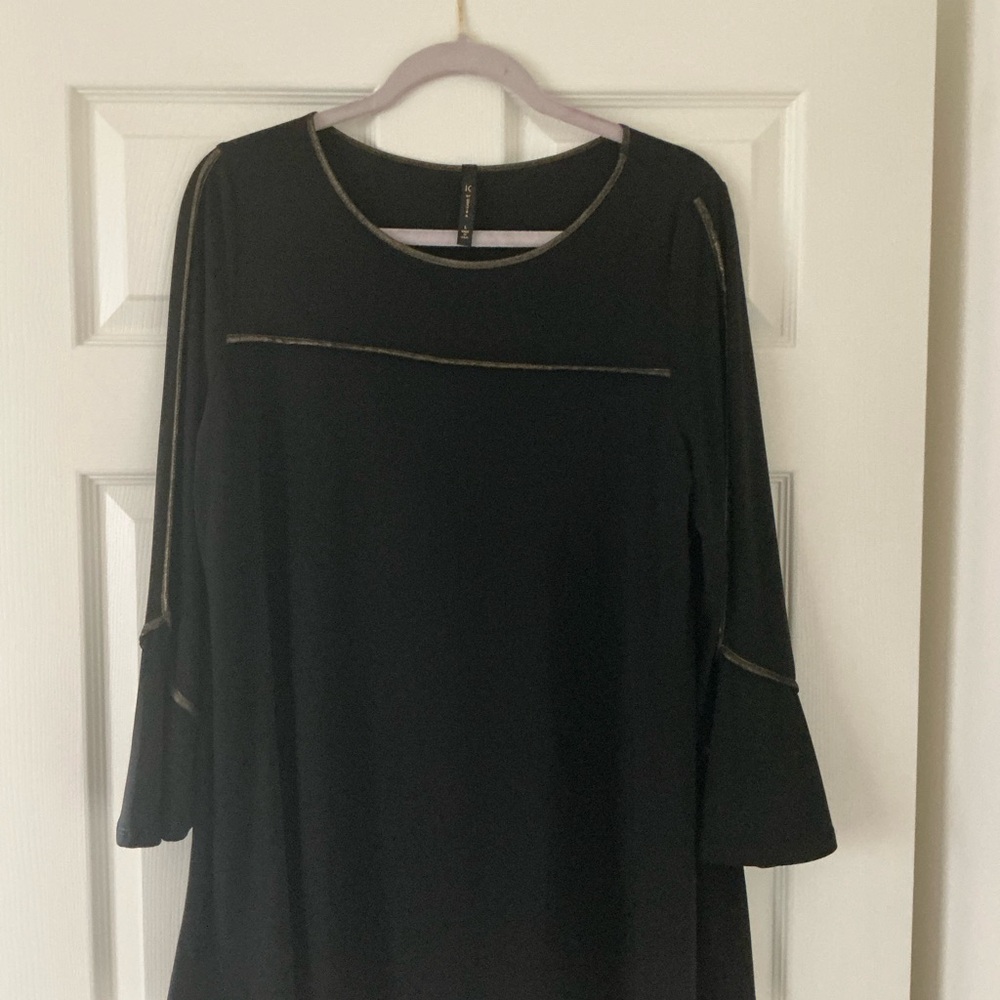 IC COLLECTION Black Top with Gold Accents